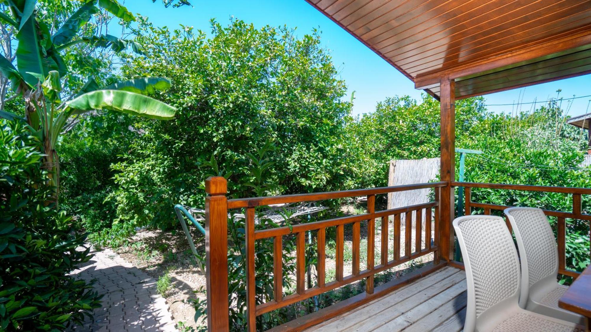 Lemon Garden Lodge Чирали Екстериор снимка